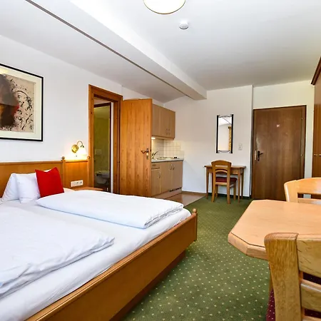 By Hotel-garni Austria Apartamento *