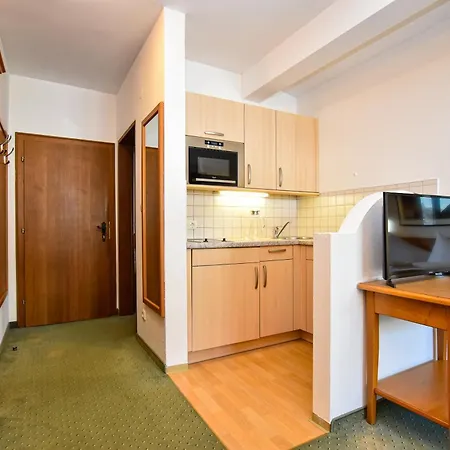 By Hotel-garni Austria - Tirol Erleben Appartamento *