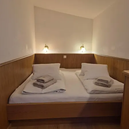 By Hotel-garni Austria Apartament